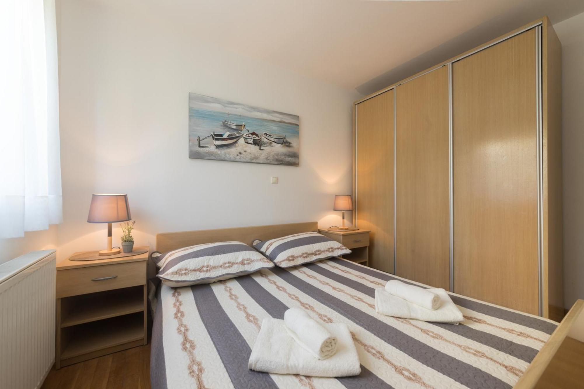 Apartmani Lenka Ugljan Habitación foto